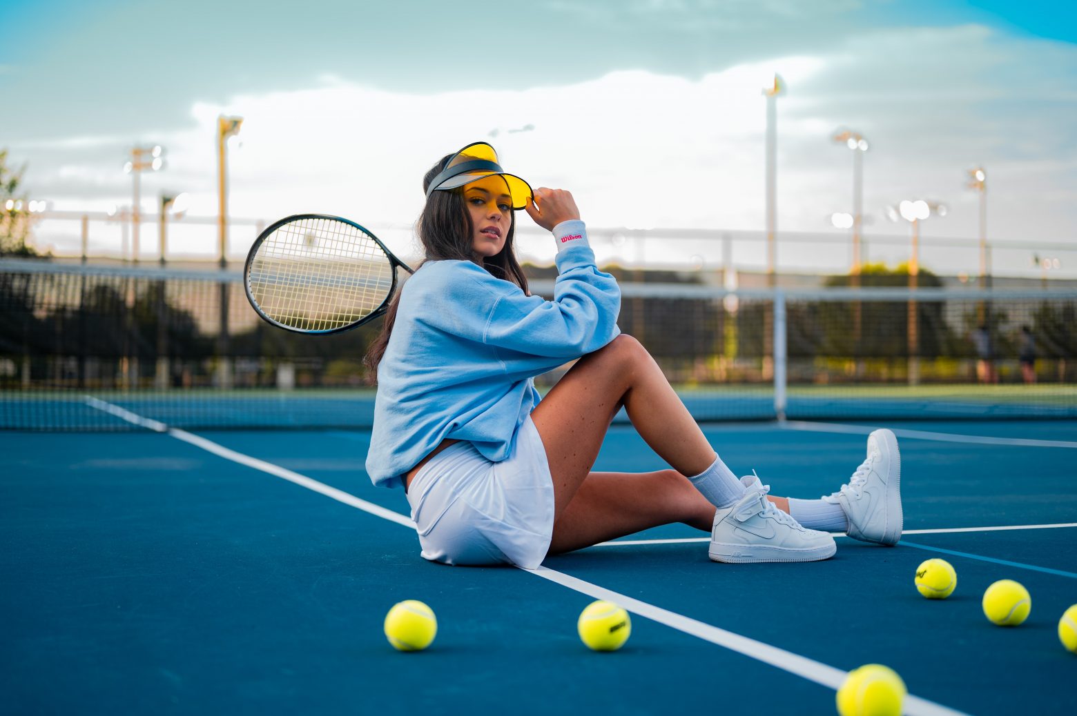 Køb dit tennistøj online og få det billigere